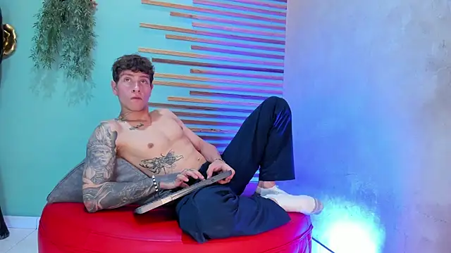 Snapshot of french_sexx chatting on November 8, 2025, 7:34 pm french sexx online show from November 8, 2025, 7:34 pm