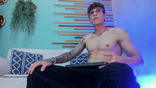 Snapshot of french_sexx chatting on November 25, 2025, 7:25 pm french sexx online show from November 25, 2025, 7:25 pm