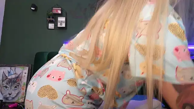 kimmie meow online show from January 18, 2025, 6:32 pm