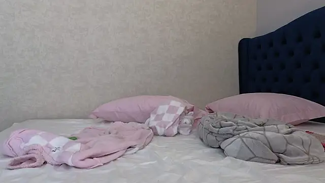 kimmie meow online show from February 14, 2025, 10:14 pm