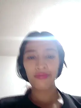 Snapshot of Hanha00 chatting on October 15, 2025, 2:33 am Hanha00 online show from October 15, 2025, 2:33 am