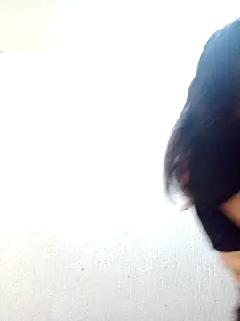 Snapshot of Hanha00 chatting on October 30, 2025, 5:35 pm Hanha00 online show from October 30, 2025, 5:35 pm