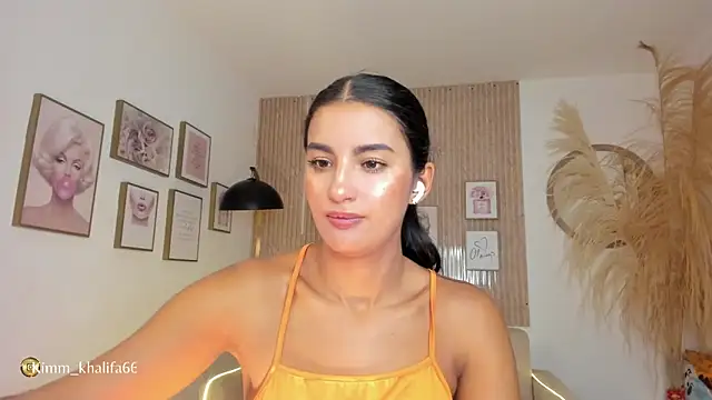 Snapshot of Kimm_khalifa chatting on February 13, 2025, 1:29 am Kimm khalifa online show from February 13, 2025, 1:29 am