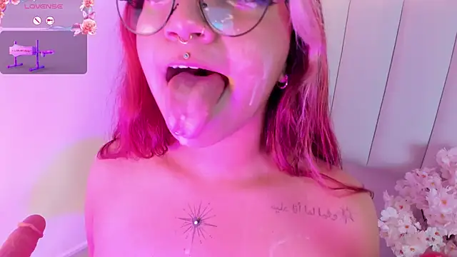 Snapshot of Sally__Walker chatting on February 25, 2025, 1:20 am Sally Walker online show from February 25, 2025, 1:20 am