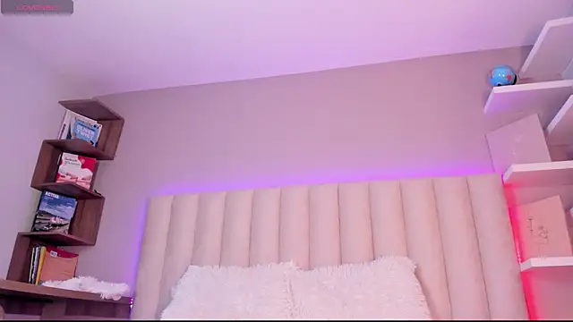 Snapshot of Sally__Walker chatting on September 10, 2025, 3:06 am Sally Walker online show from September 10, 2025, 3:06 am