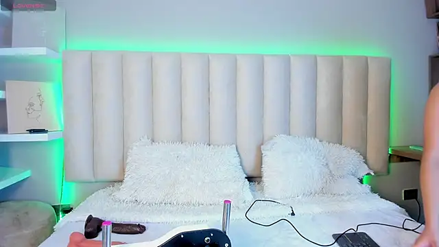 Snapshot of Sally__Walker chatting on October 7, 2025, 3:25 am Sally Walker online show from October 7, 2025, 3:25 am