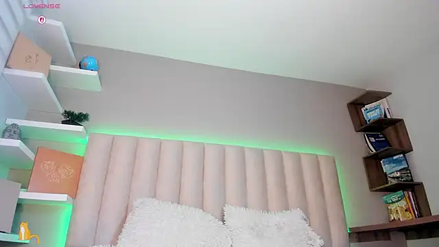 Snapshot of Sally__Walker chatting on October 16, 2025, 3:07 am Sally Walker online show from October 16, 2025, 3:07 am