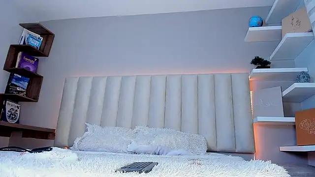 Snapshot of Sally__Walker chatting on October 29, 2025, 4:15 am Sally Walker online show from October 29, 2025, 4:15 am