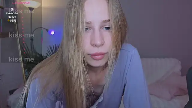Elis Fox online show from April 30, 2026, 10:10 am