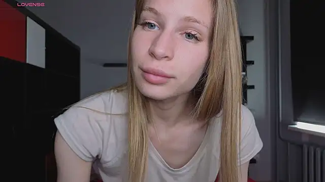 Elis Fox online show from June 22, 2026, 8:00 am
