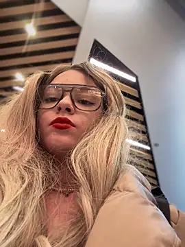 Snapshot of Times__Square chatting on December 15, 2024, 11:23 am Times Square online show from December 15, 2024, 11:23 am