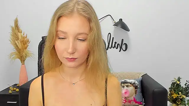 Snapshot of LolaWilsons chatting on January 3, 2025, 7:27 am LolaWilsons online show from January 3, 2025, 7:27 am