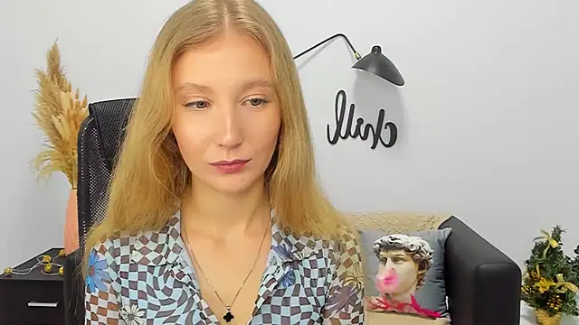 Snapshot of LolaWilsons chatting on January 7, 2025, 11:16 am LolaWilsons online show from January 7, 2025, 11:16 am