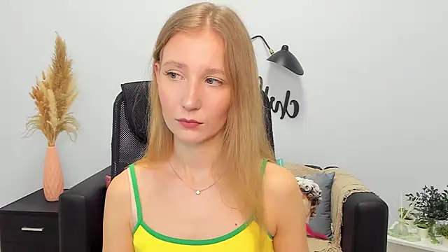 Snapshot of LolaWilsons chatting on January 25, 2025, 12:16 pm LolaWilsons online show from January 25, 2025, 12:16 pm