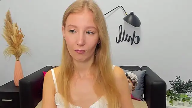 Snapshot of LolaWilsons chatting on September 27, 2025, 8:19 am LolaWilsons online show from September 27, 2025, 8:19 am