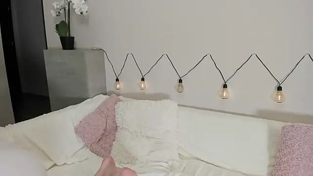 shine chanel online show from December 10, 2024, 9:22 pm