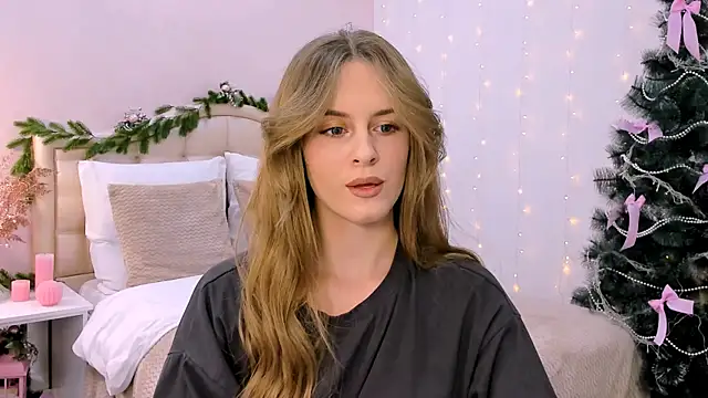 Snapshot of RozzitaBedberry chatting on January 17, 2025, 8:11 pm RozzitaBedberry online show from January 17, 2025, 8:11 pm