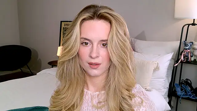 Snapshot of RozzitaBedberry chatting on November 9, 2025, 1:31 pm RozzitaBedberry online show from November 9, 2025, 1:31 pm