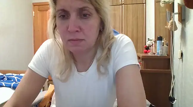 Snapshot of IrinaB1 chatting on February 20, 2025, 8:14 pm IrinaB1 online show from February 20, 2025, 8:14 pm