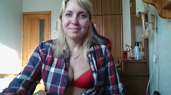 Snapshot of IrinaB1 chatting on February 23, 2025, 1:10 pm IrinaB1 online show from February 23, 2025, 1:10 pm