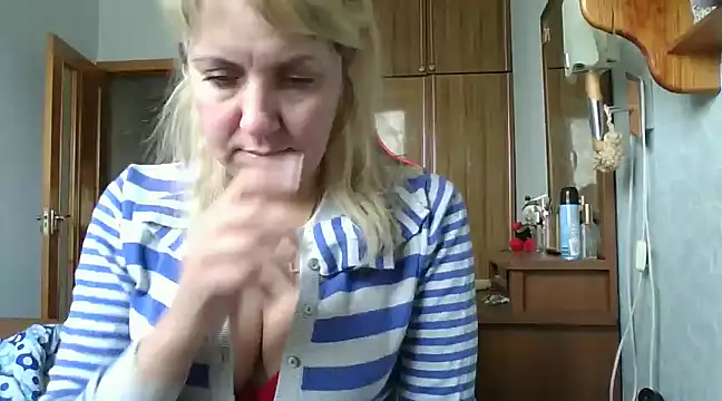 Snapshot of IrinaB1 chatting on February 24, 2025, 7:44 am IrinaB1 online show from February 24, 2025, 7:44 am