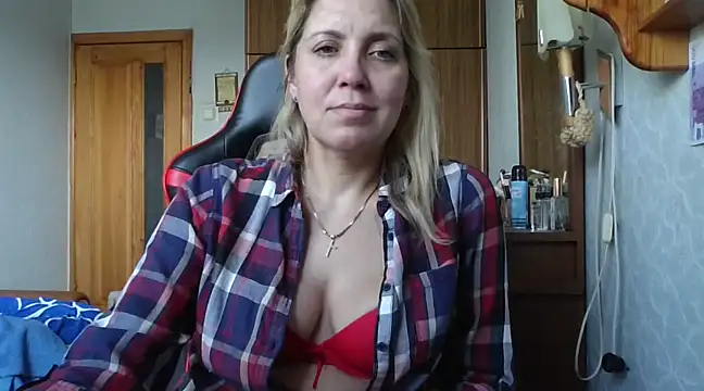 Snapshot of IrinaB1 chatting on March 1, 2025, 10:45 am IrinaB1 online show from March 1, 2025, 10:45 am