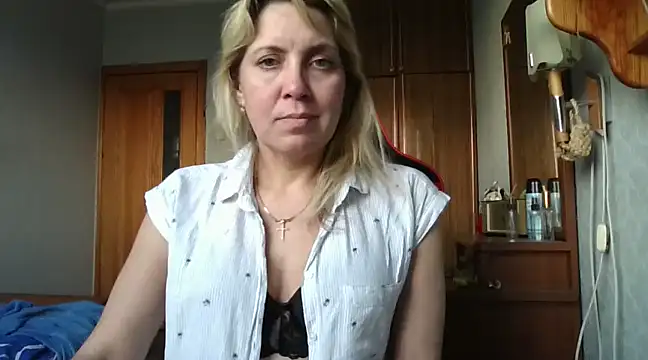 Snapshot of IrinaB1 chatting on March 21, 2025, 3:13 pm IrinaB1 online show from March 21, 2025, 3:13 pm