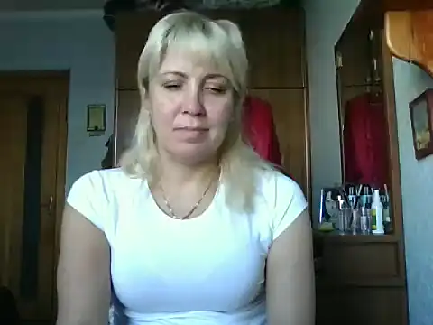 Snapshot of IrinaB1 chatting on September 23, 2025, 5:21 am IrinaB1 online show from September 23, 2025, 5:21 am