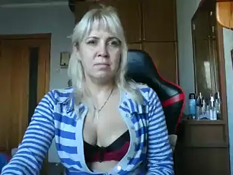 Snapshot of IrinaB1 chatting on November 14, 2025, 7:07 am IrinaB1 online show from November 14, 2025, 7:07 am