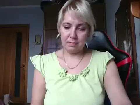 Snapshot of IrinaB1 chatting on November 26, 2025, 8:15 am IrinaB1 online show from November 26, 2025, 8:15 am