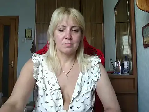 Snapshot of IrinaB1 chatting on June 21, 2026, 7:33 am IrinaB1 online show from June 21, 2026, 7:33 am