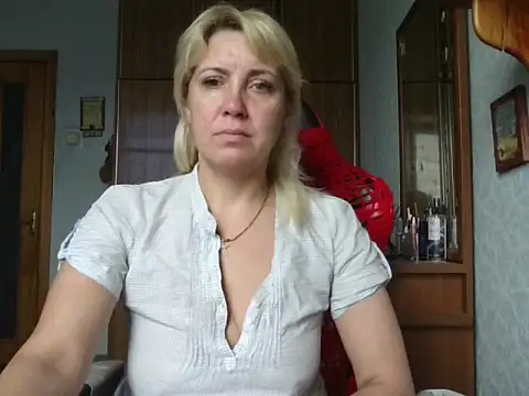 Snapshot of IrinaB1 chatting on June 22, 2026, 6:32 am IrinaB1 online show from June 22, 2026, 6:32 am
