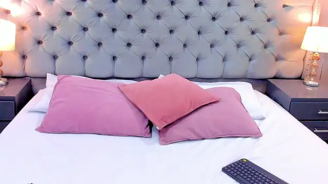 Snapshot of SamantaG chatting on March 13, 2025, 12:46 pm SamantaG online show from March 13, 2025, 12:46 pm