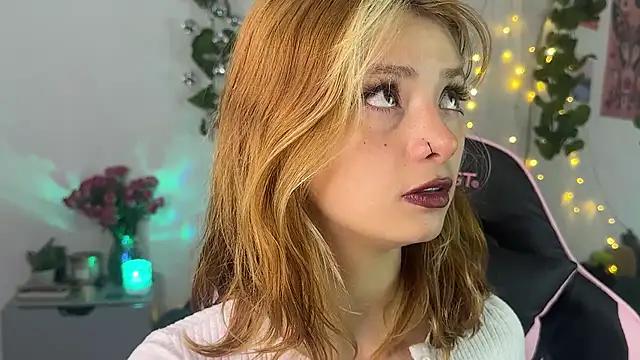 Snapshot of ari_kat chatting on July 25, 2026, 4:21 am ari kat online show from July 25, 2026, 4:21 am
