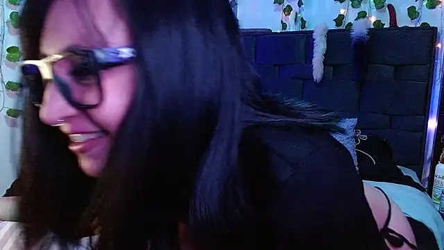 Snapshot of the_lesbian_game chatting on March 17, 2025, 7:46 am the lesbian game online show from March 17, 2025, 7:46 am