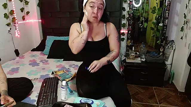 Snapshot of the_lesbian_game chatting on September 11, 2025, 1:39 am the lesbian game online show from September 11, 2025, 1:39 am