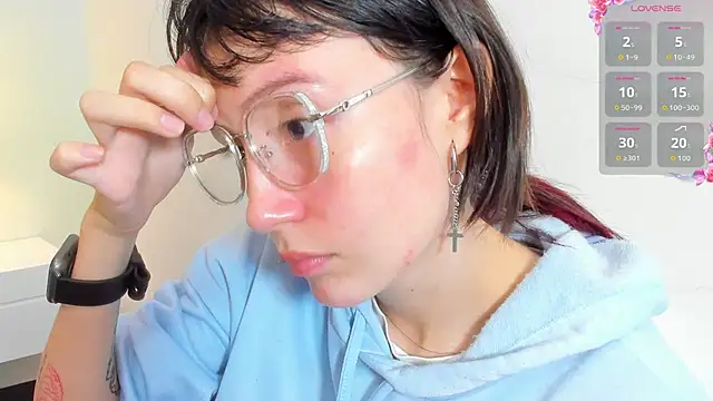 lizzy davis 1 online show from October 2, 2025, 4:08 am