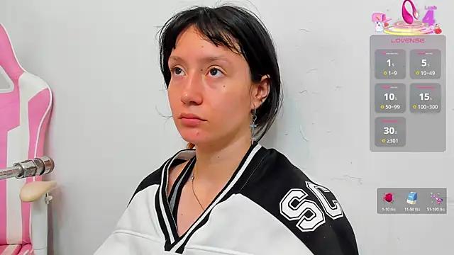 lizzy davis 1 online show from April 30, 2026, 3:46 am