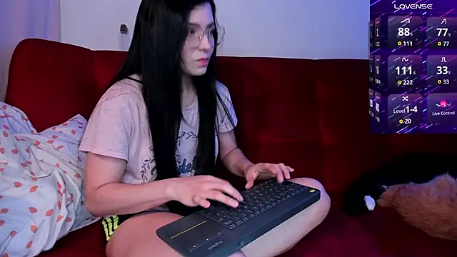 ohpetitemuse online show from January 15, 2026, 7:39 pm