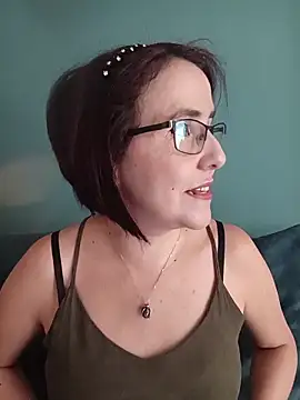 Snapshot of IsisBlake chatting on June 21, 2026, 5:37 pm IsisBlake online show from June 21, 2026, 5:37 pm