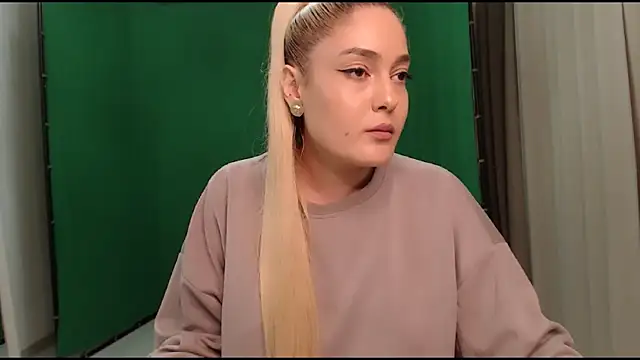HotFireBabe  online show from May 5, 2026, 11:02 pm