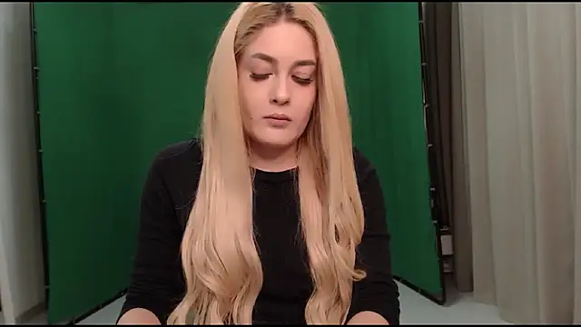 HotFireBabe  online show from May 8, 2026, 11:10 pm