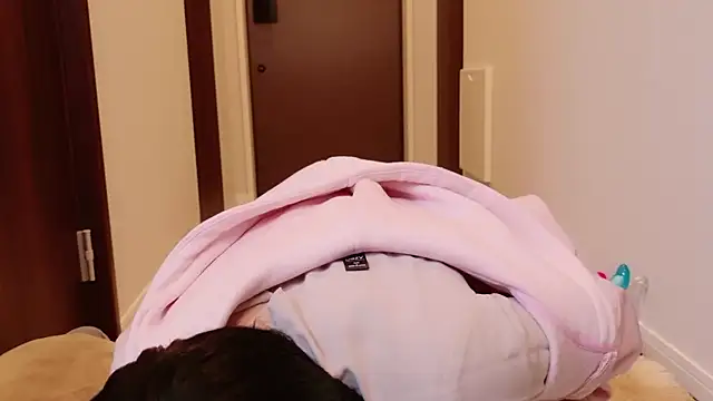 Snapshot of Mia--meow chatting on January 13, 2025, 5:12 pm Mia--meow online show from January 13, 2025, 5:12 pm