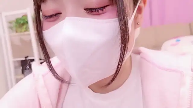 Snapshot of Mia--meow chatting on October 28, 2025, 1:36 pm Mia--meow online show from October 28, 2025, 1:36 pm