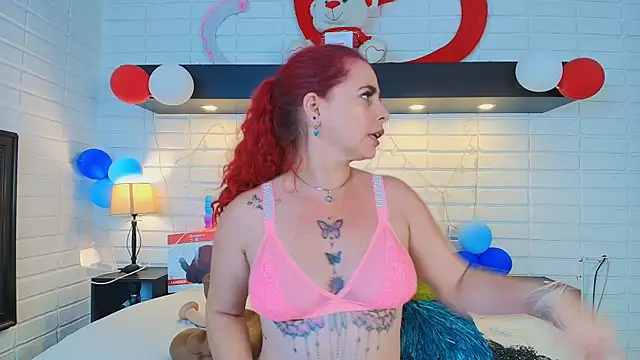 Snapshot of HannaBrave chatting on February 17, 2025, 3:31 pm HannaBrave online show from February 17, 2025, 3:31 pm