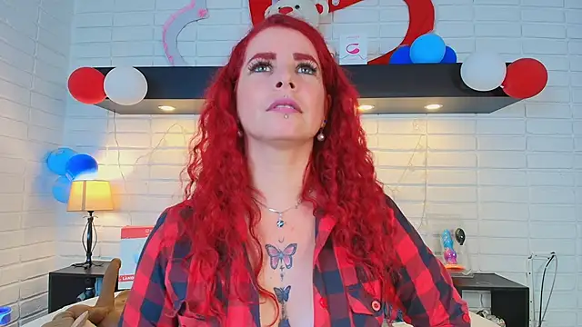 Snapshot of HannaBrave chatting on February 19, 2025, 3:27 pm HannaBrave online show from February 19, 2025, 3:27 pm