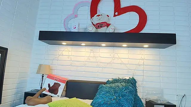 Snapshot of HannaBrave chatting on March 5, 2025, 12:33 pm HannaBrave online show from March 5, 2025, 12:33 pm