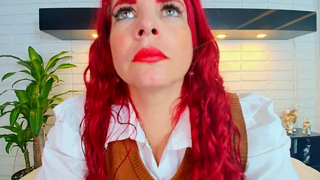 Snapshot of HannaBrave chatting on October 30, 2025, 12:06 pm HannaBrave online show from October 30, 2025, 12:06 pm