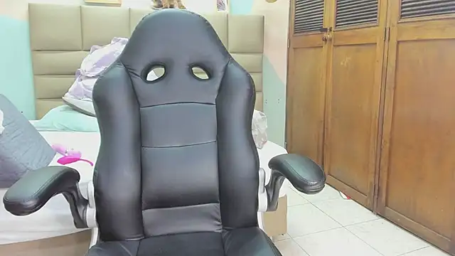 Snapshot of lilybaudyn_ chatting on February 26, 2025, 8:04 am lilybaudyn online show from February 26, 2025, 8:04 am