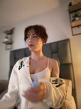 Snapshot of Carlita_cute chatting on February 5, 2025, 1:37 am Carlita cute online show from February 5, 2025, 1:37 am